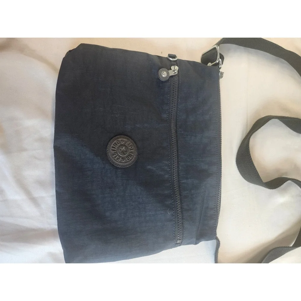 Kipling Navy Blue Nylon Crossbody Bag Adjustable Strap Travel Messenger Pocket
